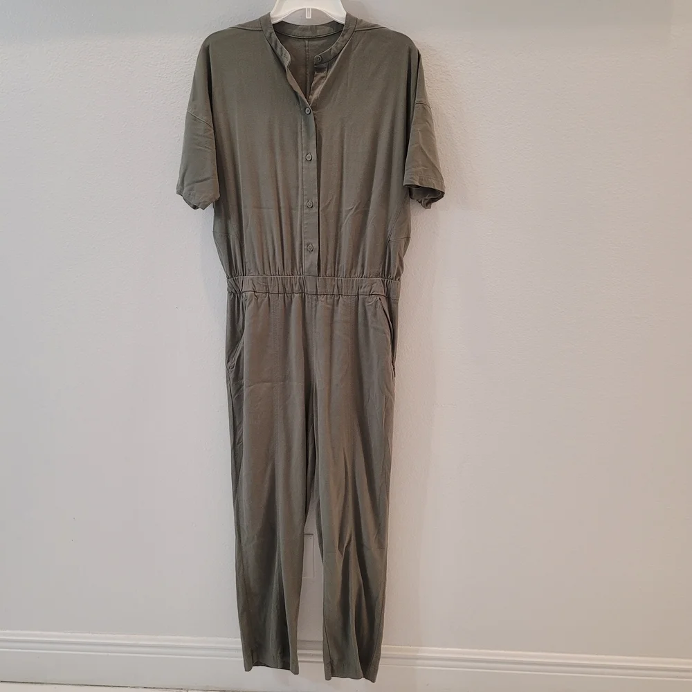lululemon athletica Olive Utility Short-Sleeve Jumpsuit Size 8